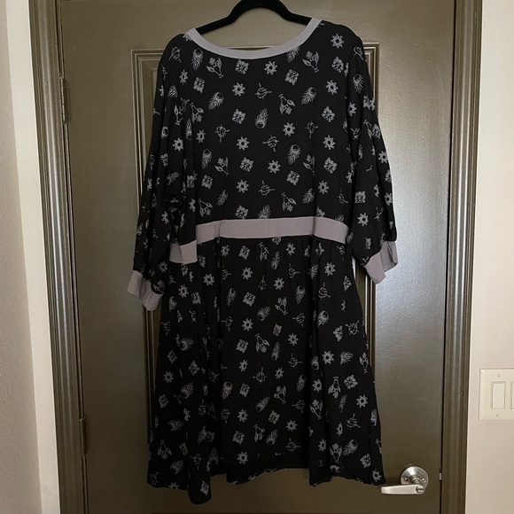 Her Universe Shadow And Bone Grisha Icons Dress Plus Size 4 NWT - Picture 3 of 5